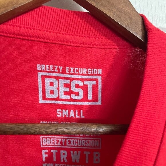 Breezy Excursion Mens NWOT Red White Colorblock Best Short Sleeve TShirt Small - Picture 2 of 6